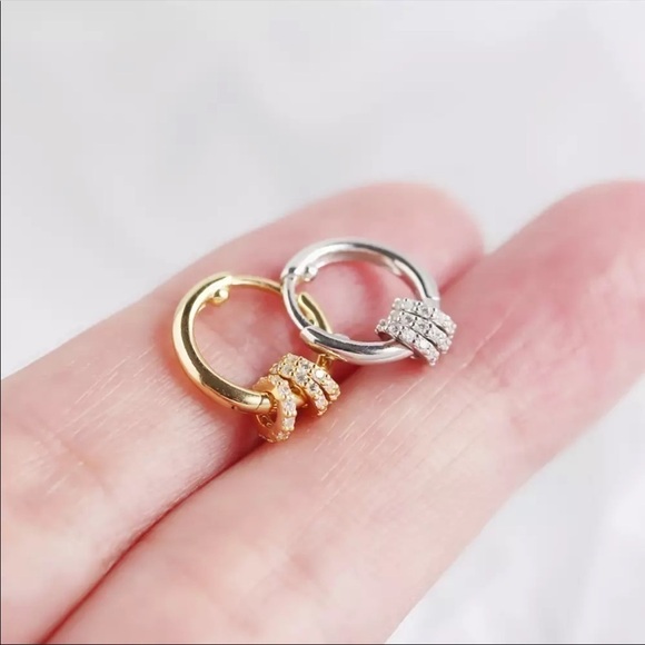 NEW 925 Sterling Silver Small Circle Rhinestone Earrings ‼️Restocked ‼️ - Picture 2 of 16